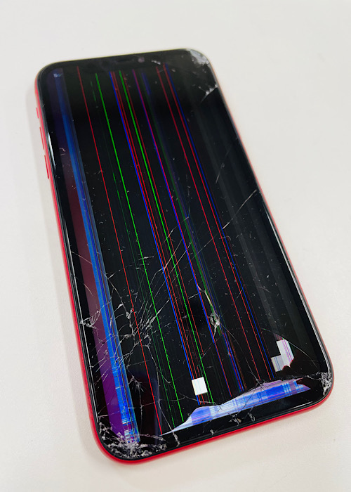 iPhoneXR　液晶破損　画像