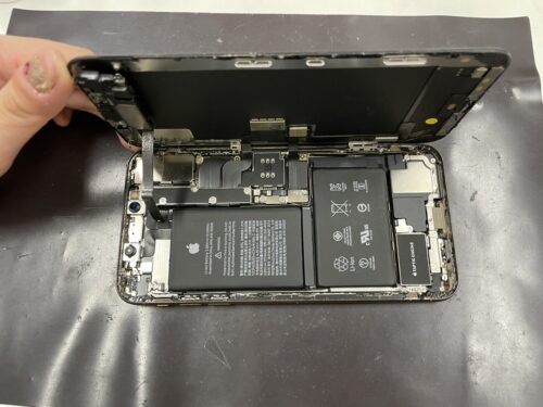 iPhoneXsMax修理途中