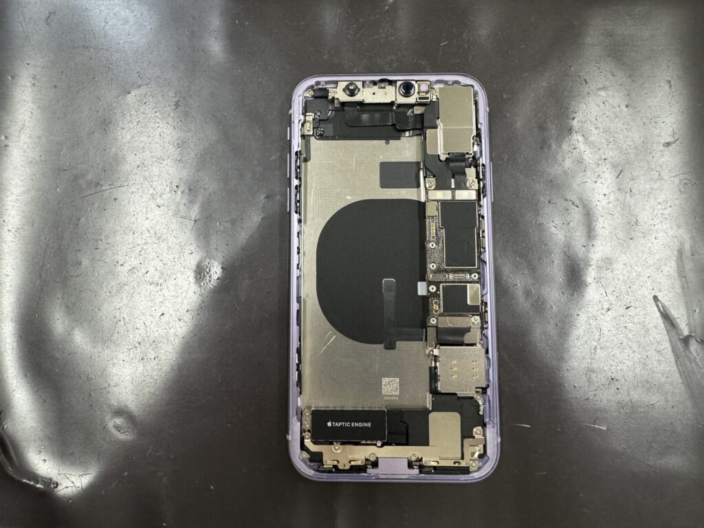 iPhoneXR修理途中